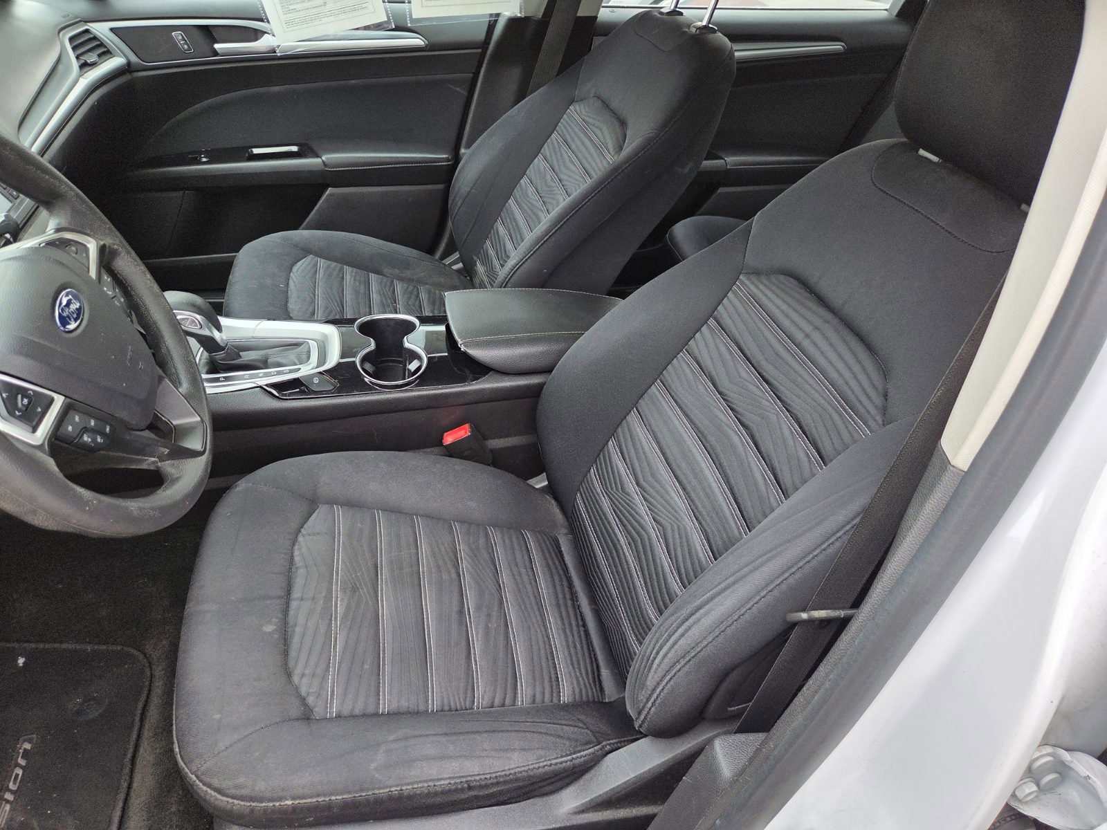 Used 2016 Ford Fusion SE FWD image 7