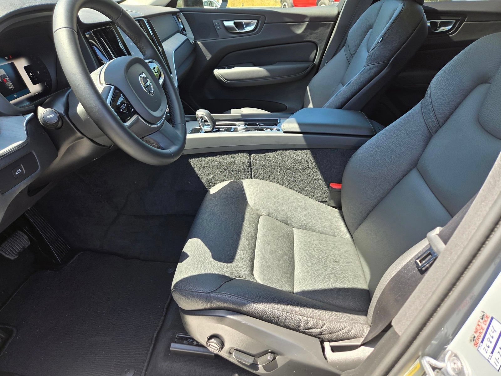 Certified 2025 Volvo XC60 B5 Plus AWD/4WD image 15