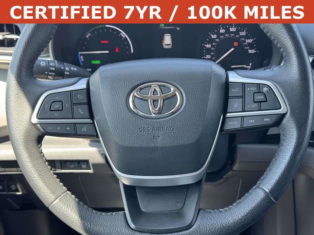 Used 2023 Toyota Sienna XLE FWD image 17