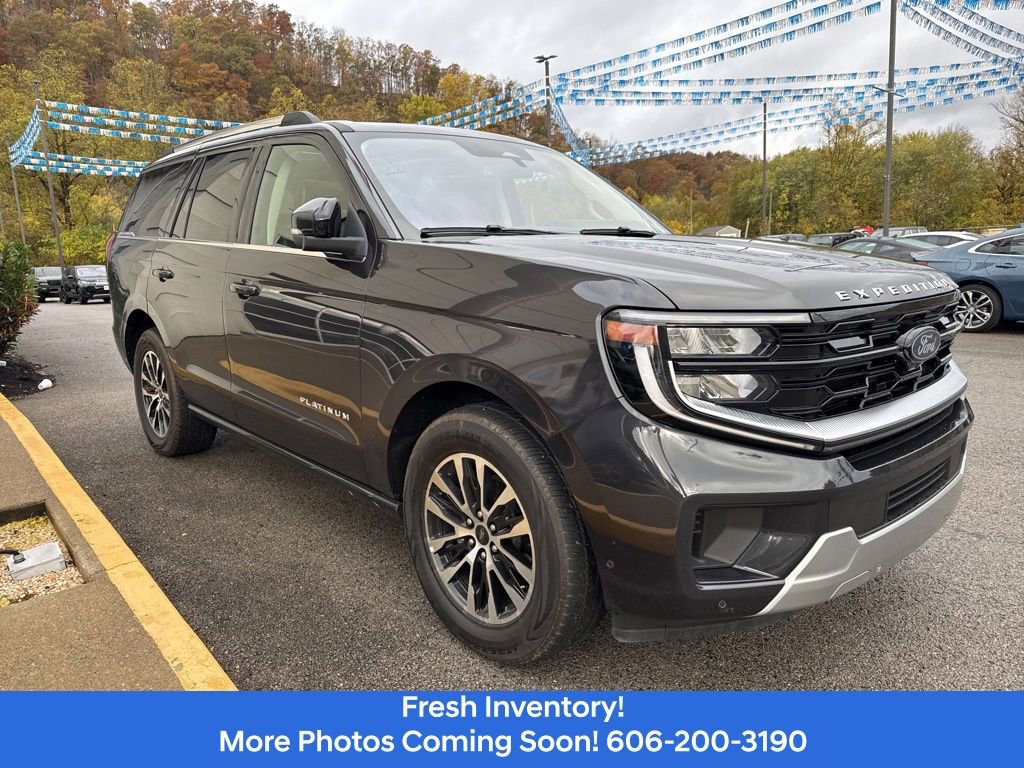 Used 2025 Ford Expedition Platinum video 3