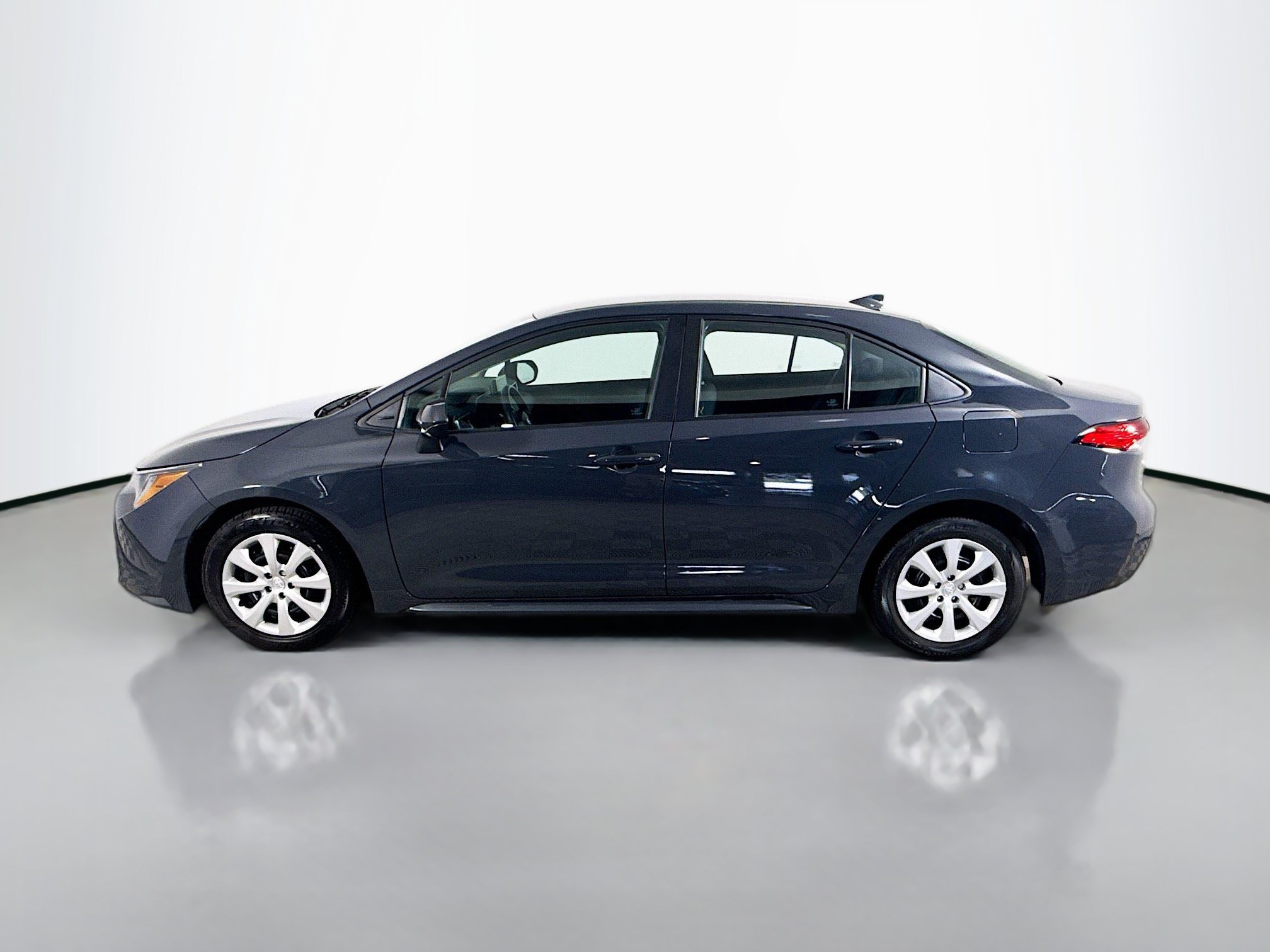 Used 2023 Toyota Corolla LE FWD image 6