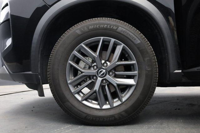 Used 2023 Nissan Rogue S image 8