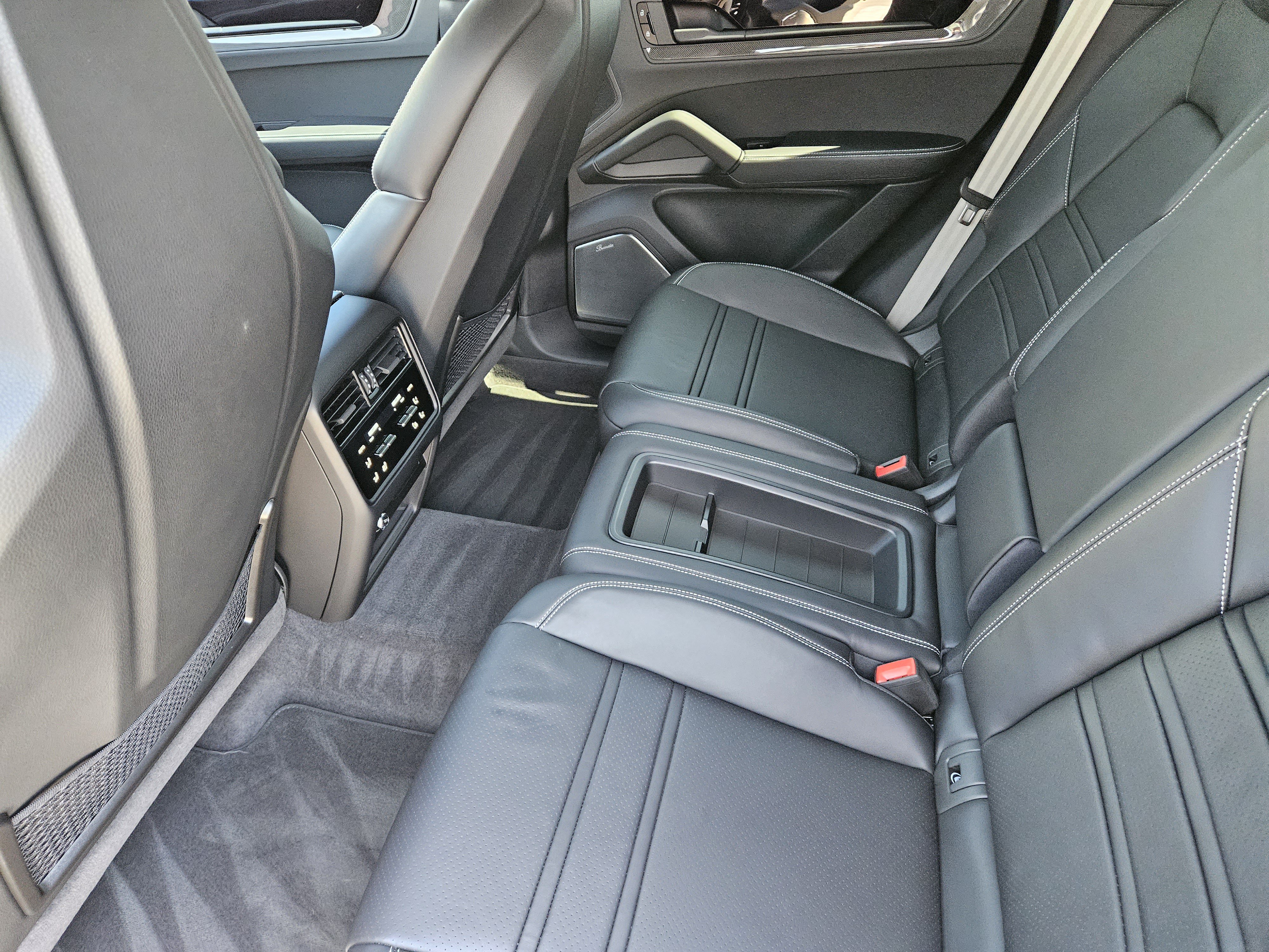 Certified 2026 Porsche Cayenne Turbo GT AWD/4WD image 29