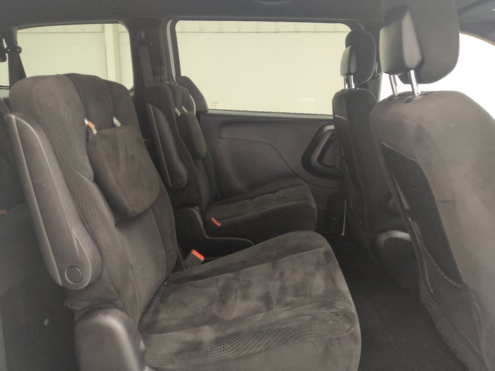 Used 2016 Dodge Grand Caravan SXT FWD image 19