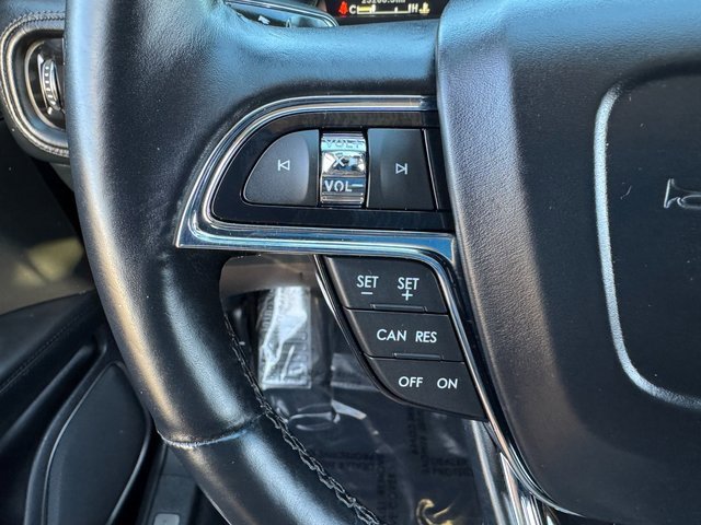 Used 2021 Lincoln Nautilus Reserve image 22