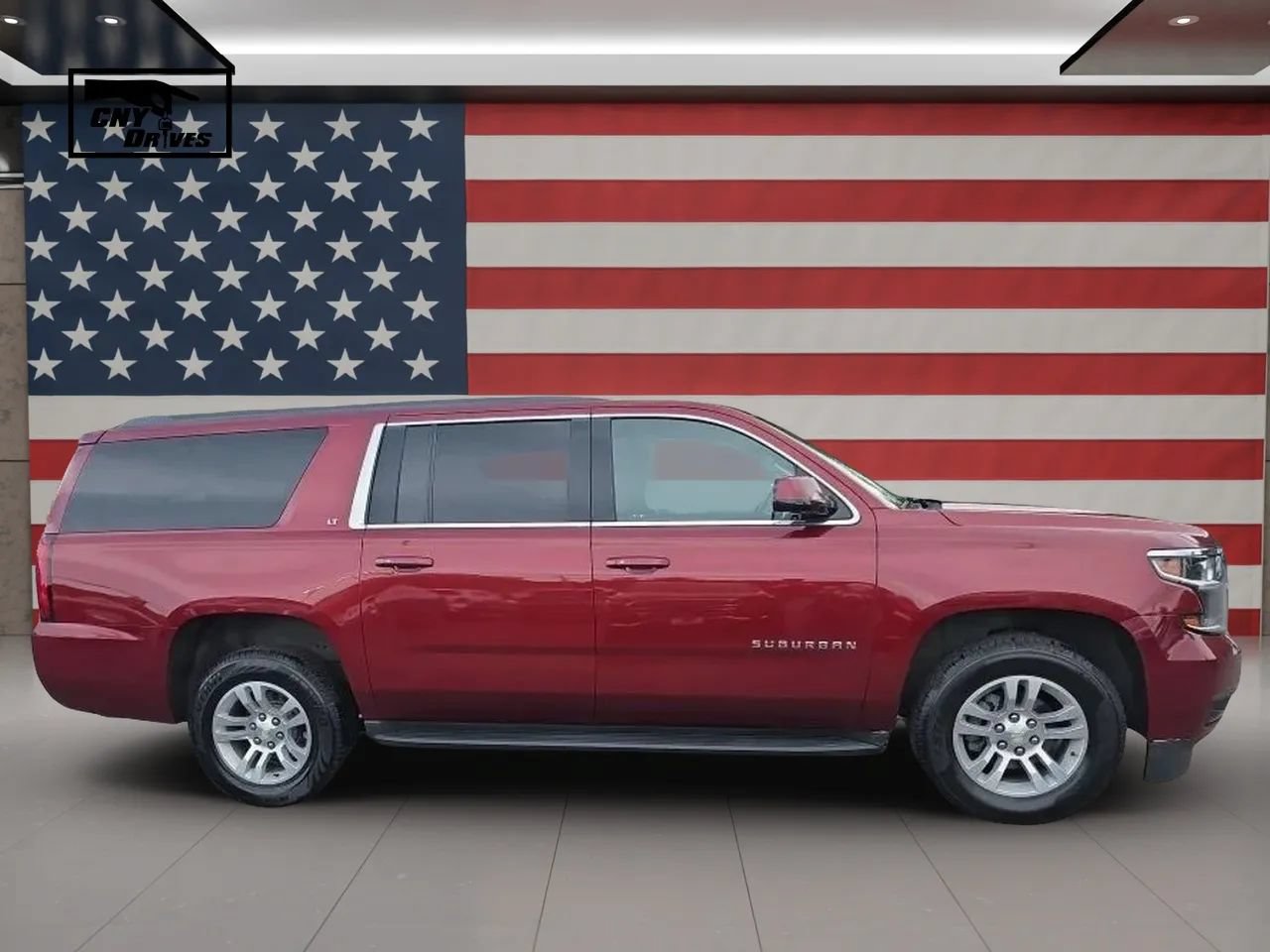 Used 2019 Chevrolet Suburban LT w/ Luxury Package AWD/4WD image 4