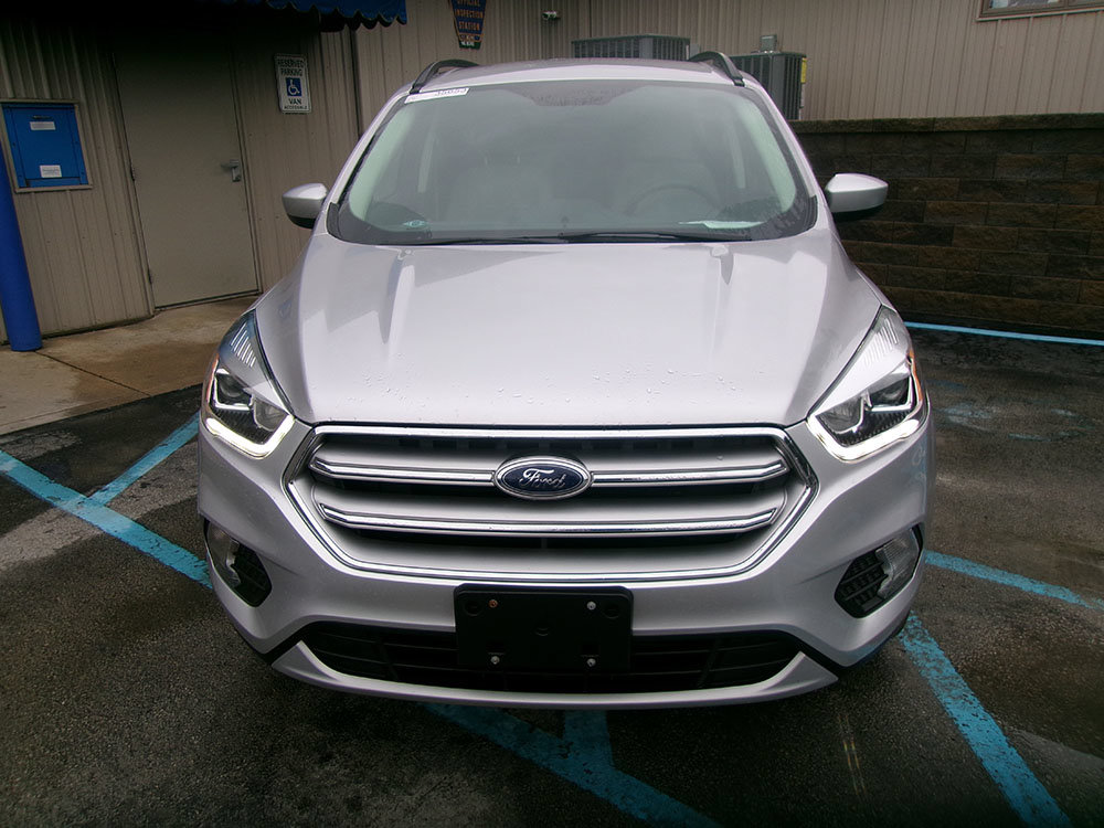 Used 2017 Ford Escape SE w/ Equipment Group 201A AWD/4WD image 2