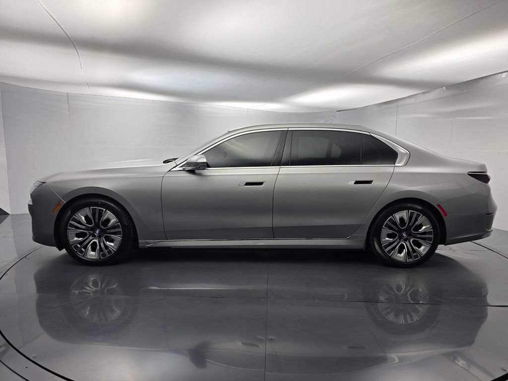 Certified 2023 BMW i7 xDrive60 AWD/4WD image 7