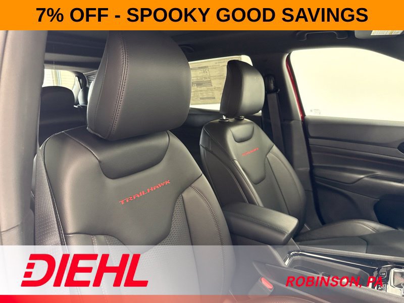 New 2026 Jeep Compass Trailhawk w/ Sun, Sound & Navigation Group AWD/4WD image 14