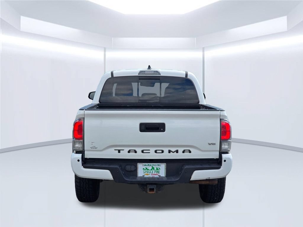 Used 2020 Toyota Tacoma TRD Off-Road w/ Technology Package AWD/4WD image 15