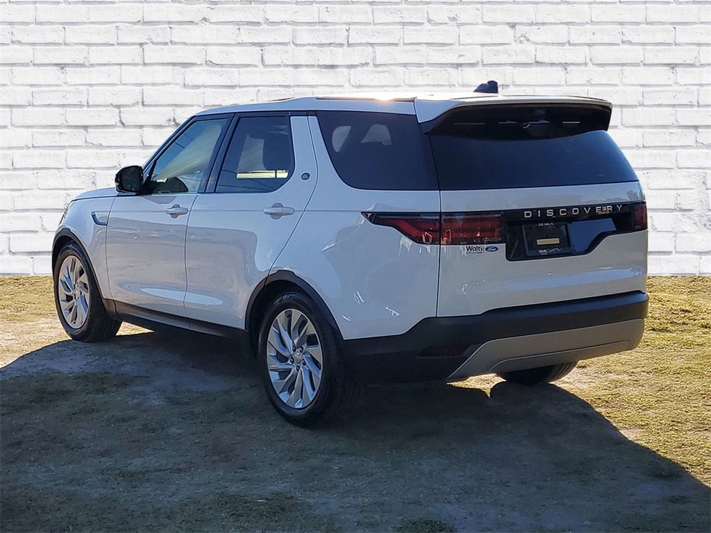 Used 2024 Land Rover Discovery S image 3