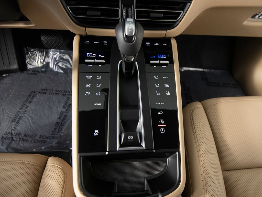 New 2026 Porsche Macan AWD/4WD image 26