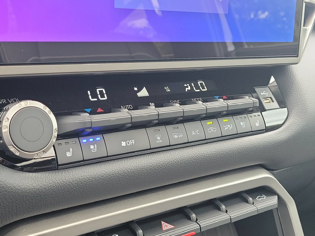 New 2026 Toyota Tundra Limited AWD/4WD image 16