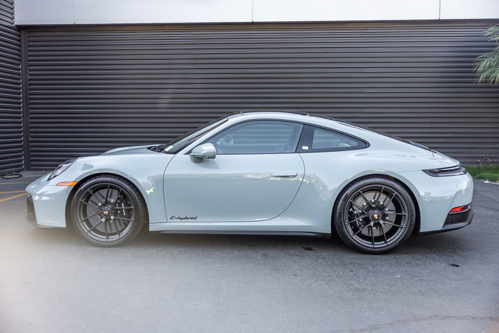 Certified 2025 Porsche 911 Carrera GTS image 2