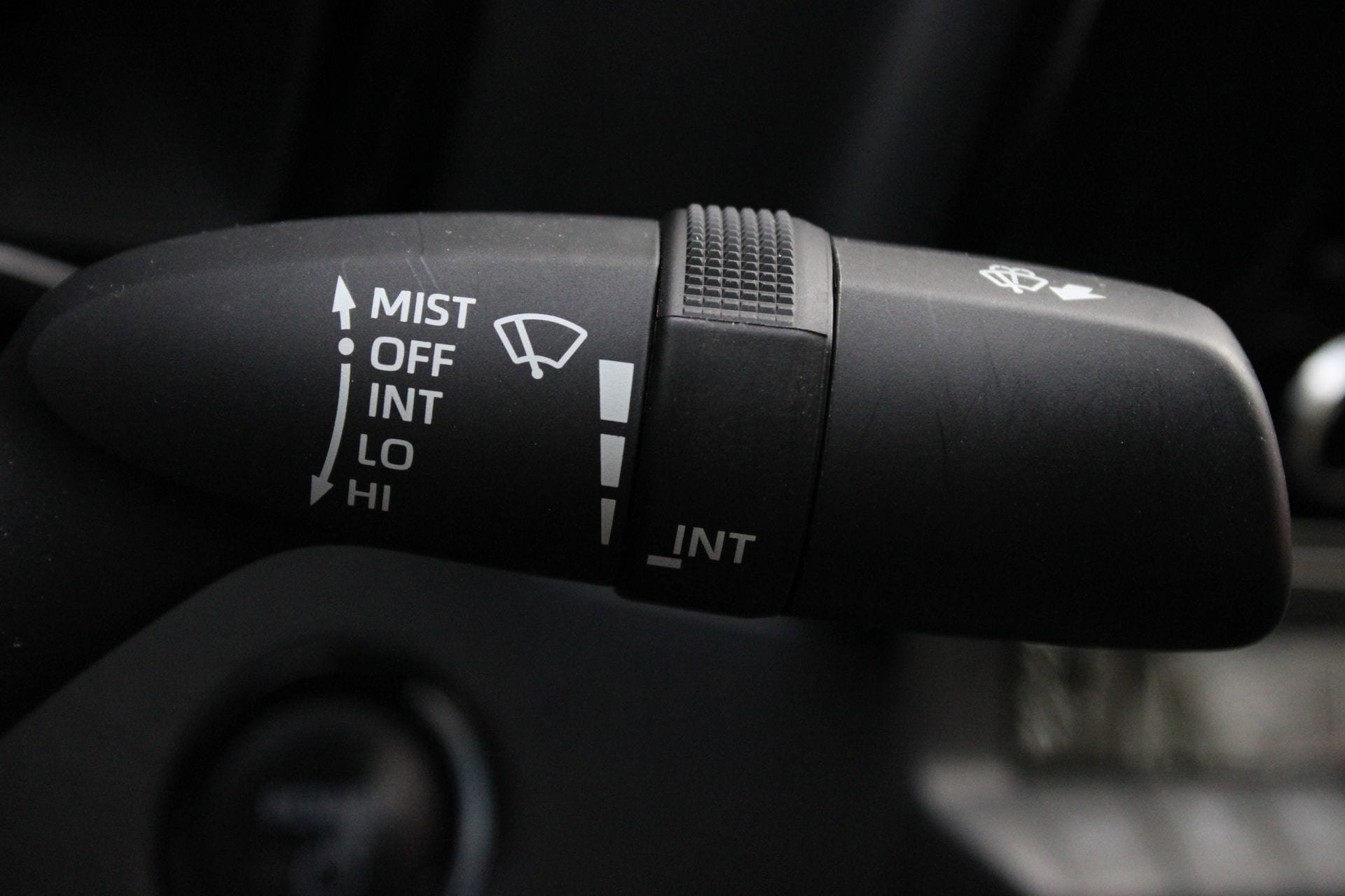 Used 2025 Toyota Camry SE image 30