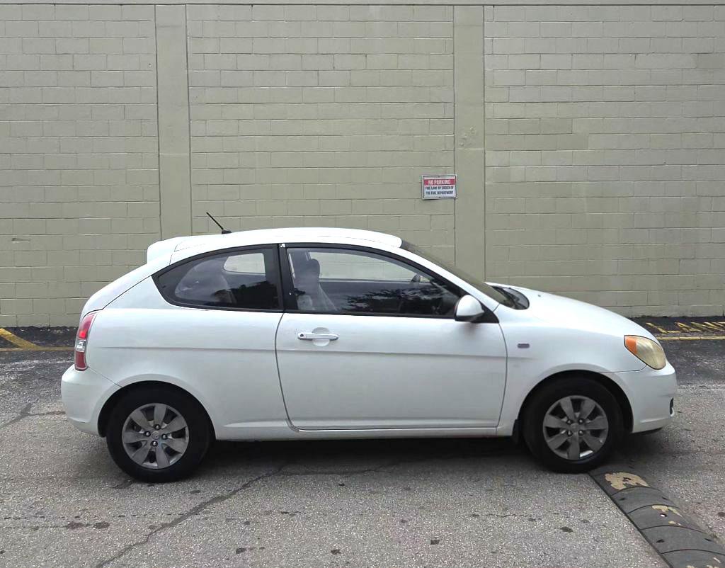 Used 2008 Hyundai Accent GS FWD image 1