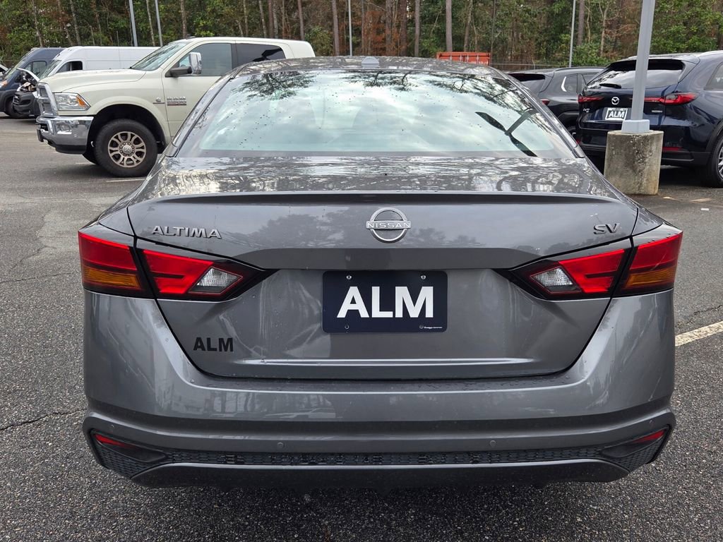 Used 2024 Nissan Altima 2.5 SV image 11
