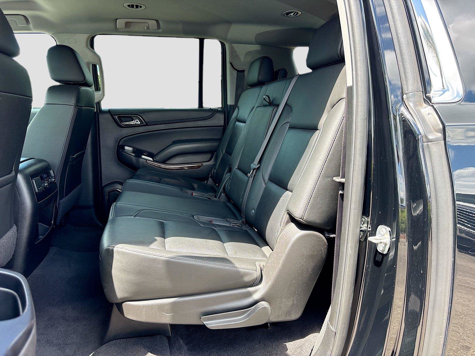Used 2020 Chevrolet Suburban LT RWD image 25