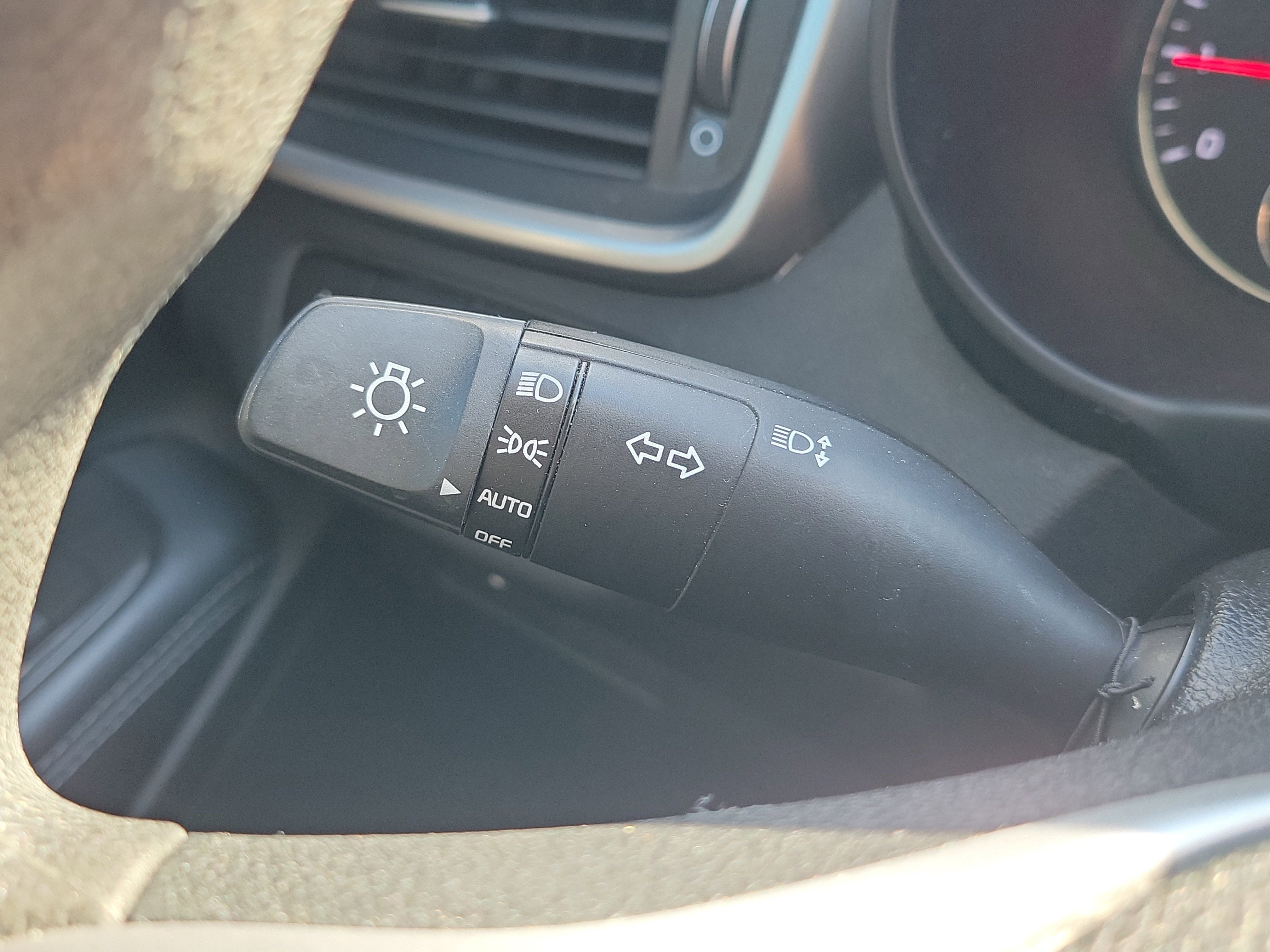 Used 2020 Kia Sorento AWD V6 image 29