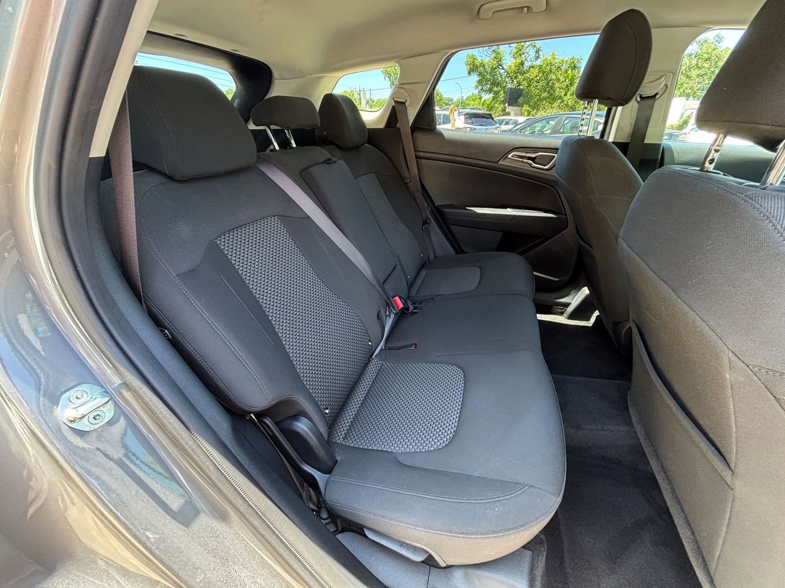 Used 2025 Kia Sportage LX FWD image 37