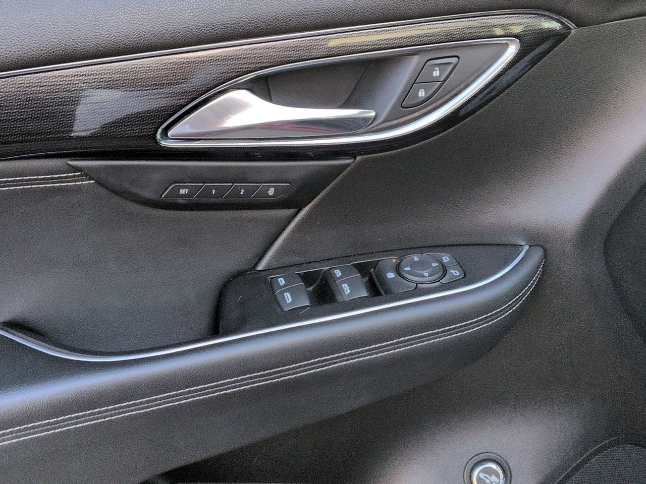 Used 2023 Buick Envision Essence w/ Sport Touring Package image 8