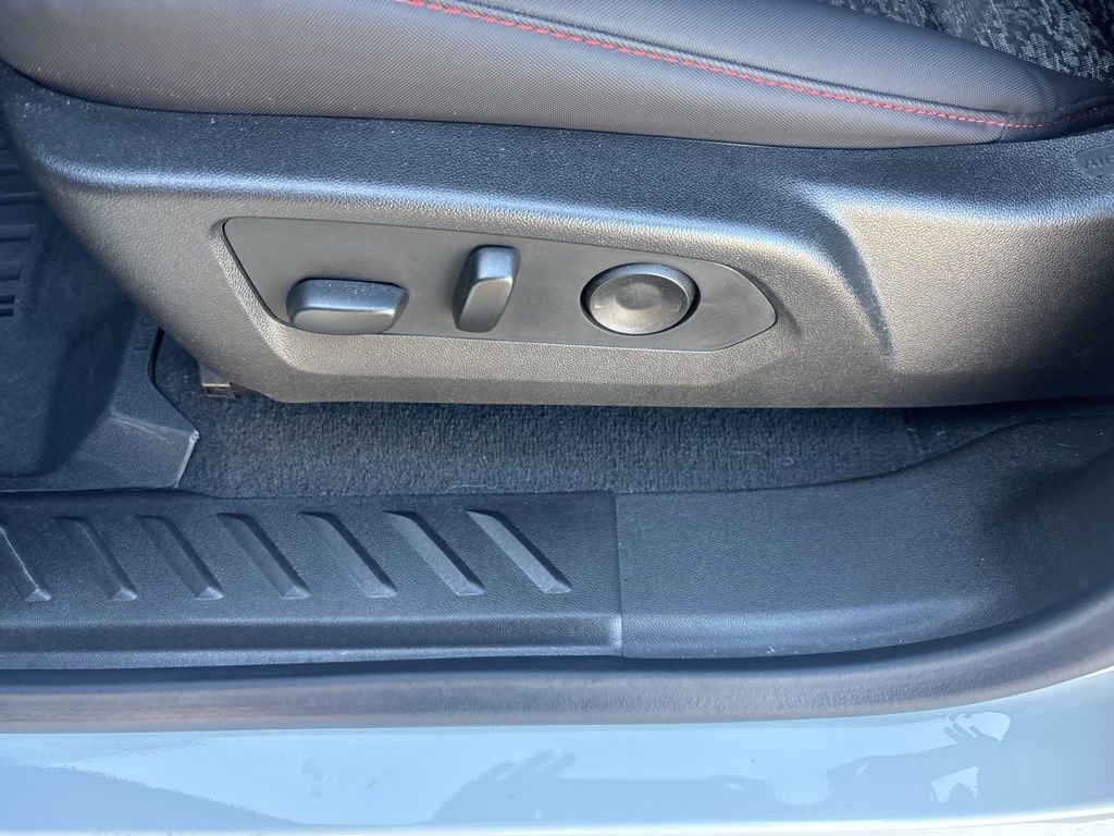 Used 2025 Chevrolet Colorado Z71 w/ Technology Package image 34