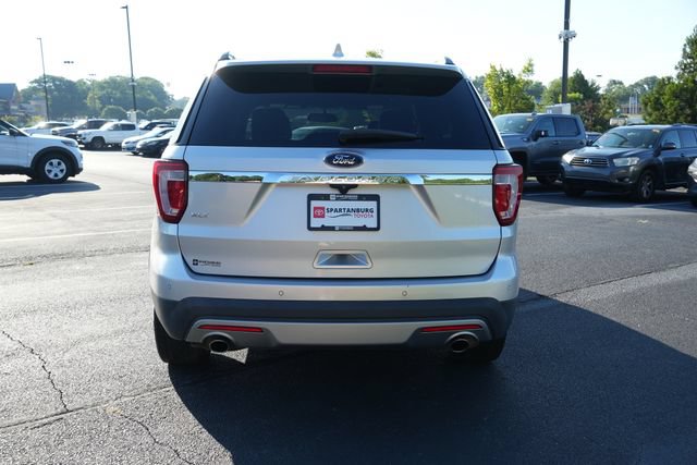 Used 2017 Ford Explorer XLT w/ Equipment Group 202A FWD image 6