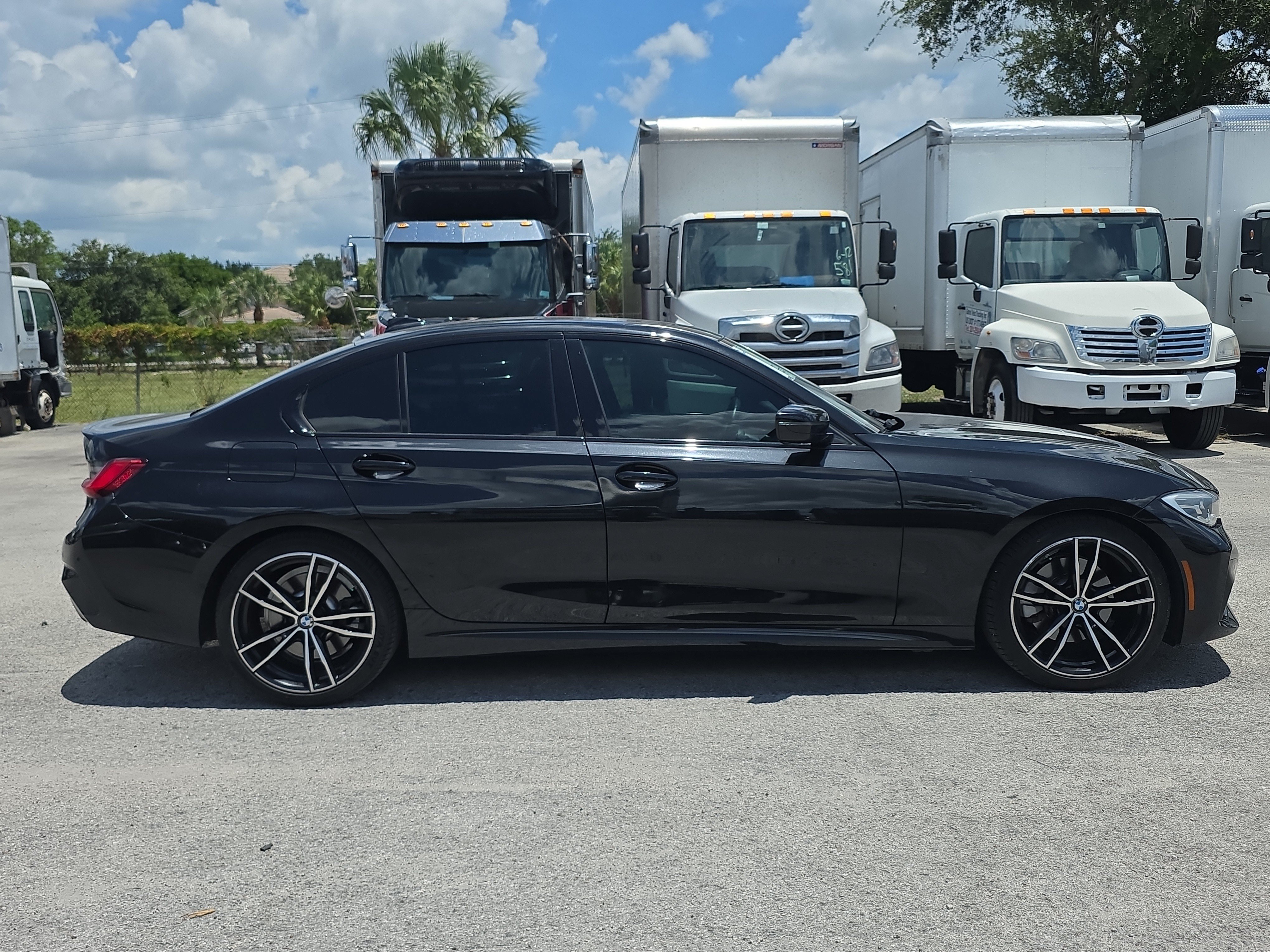 Used 2021 BMW 330i Sedan w/ M Sport Package RWD image 8