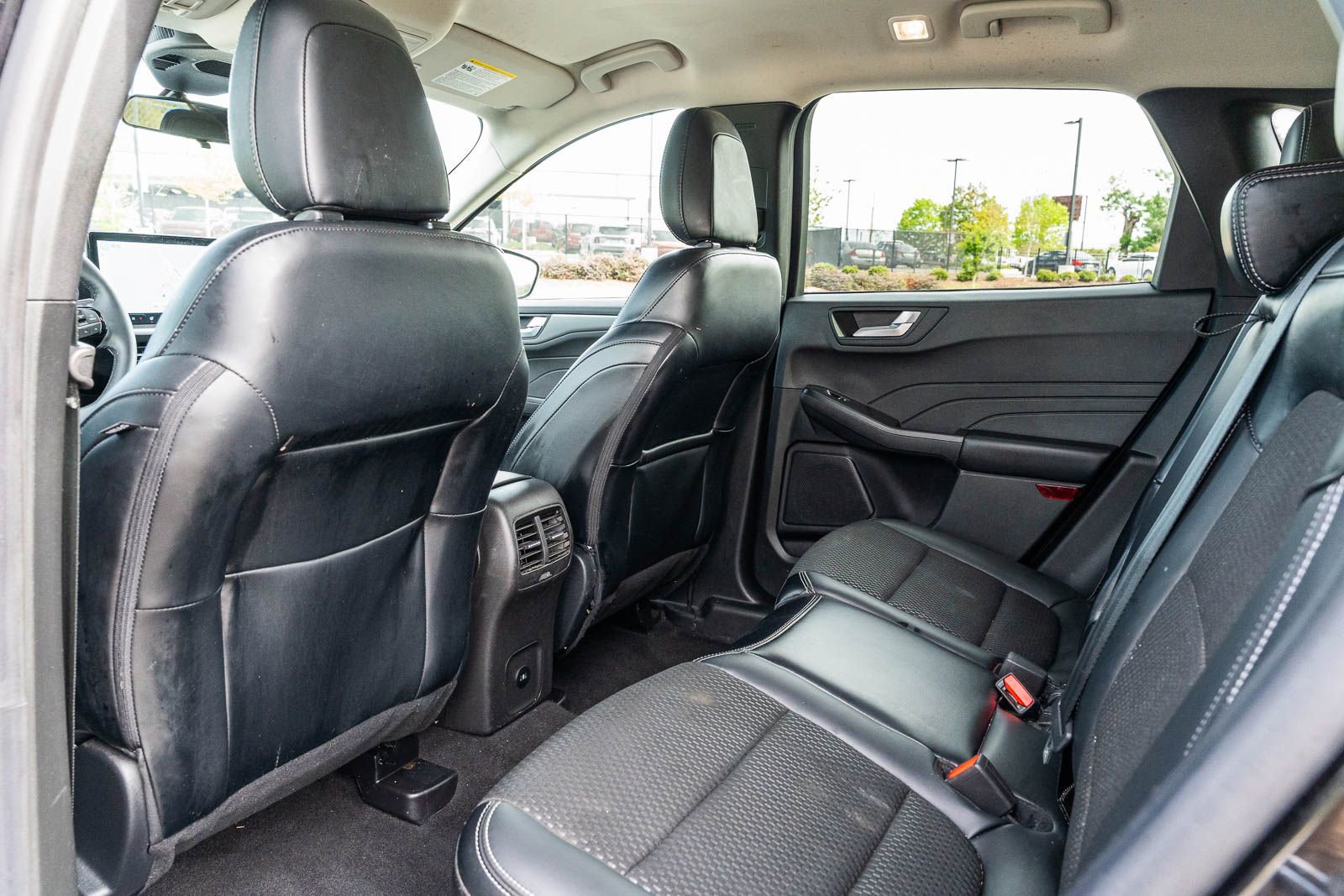 Used 2024 Ford Escape SE image 17