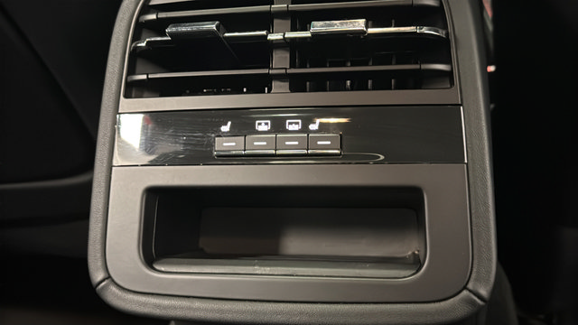 Used 2015 Maserati Quattroporte GTS RWD image 33
