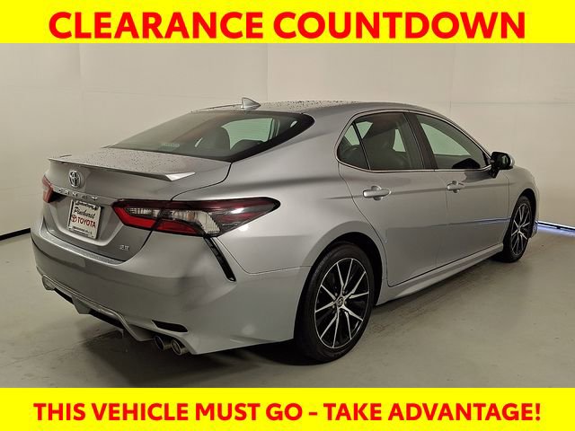 Used 2024 Toyota Camry SE image 8