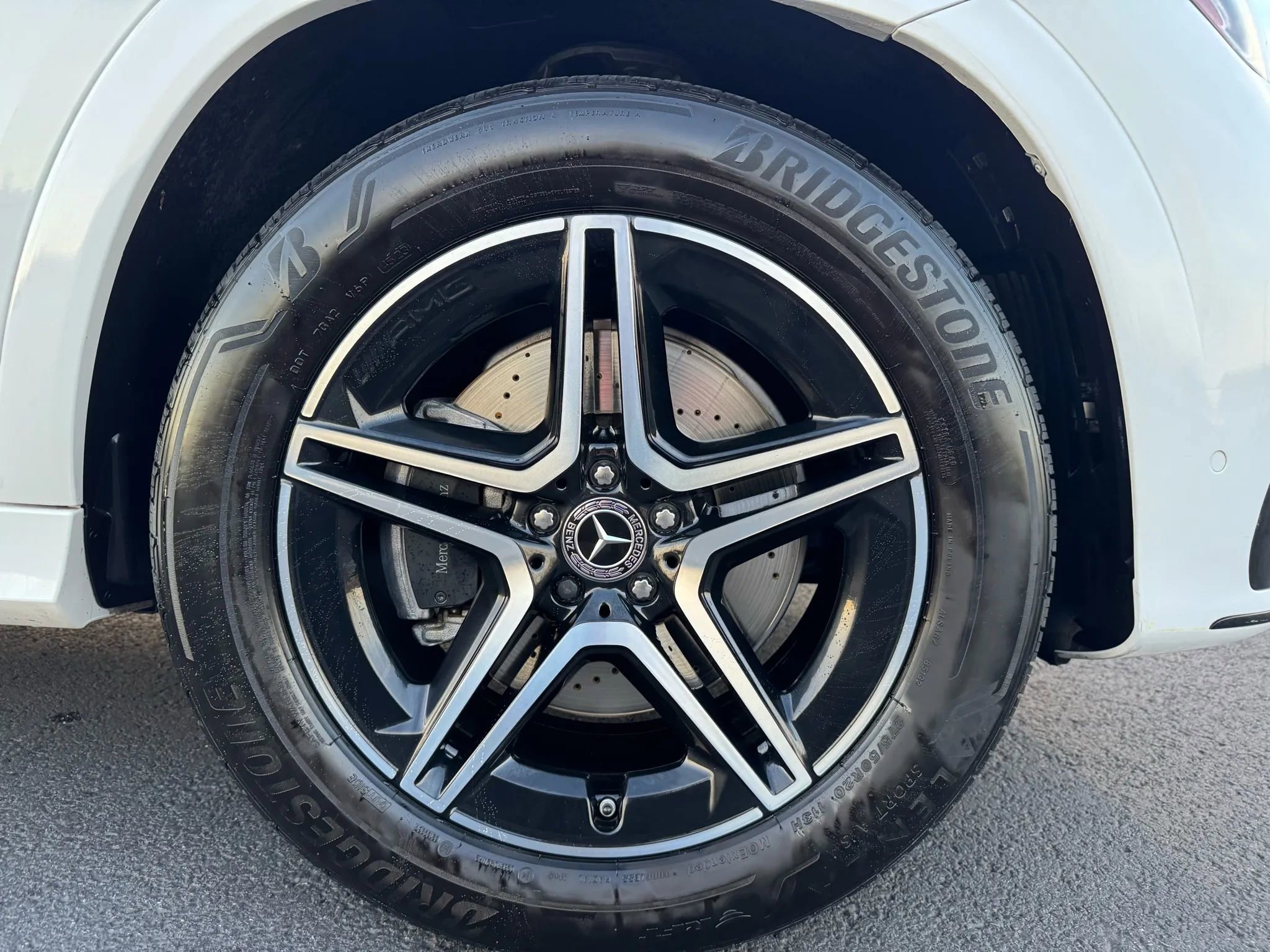 Used 2025 Mercedes-Benz GLE 450e 4MATIC w/ AMG Line Exterior image 19