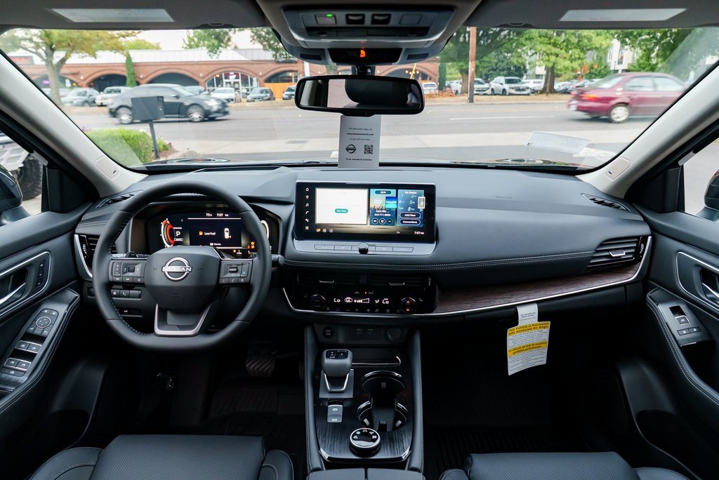 New 2026 Nissan Rogue Platinum image 9