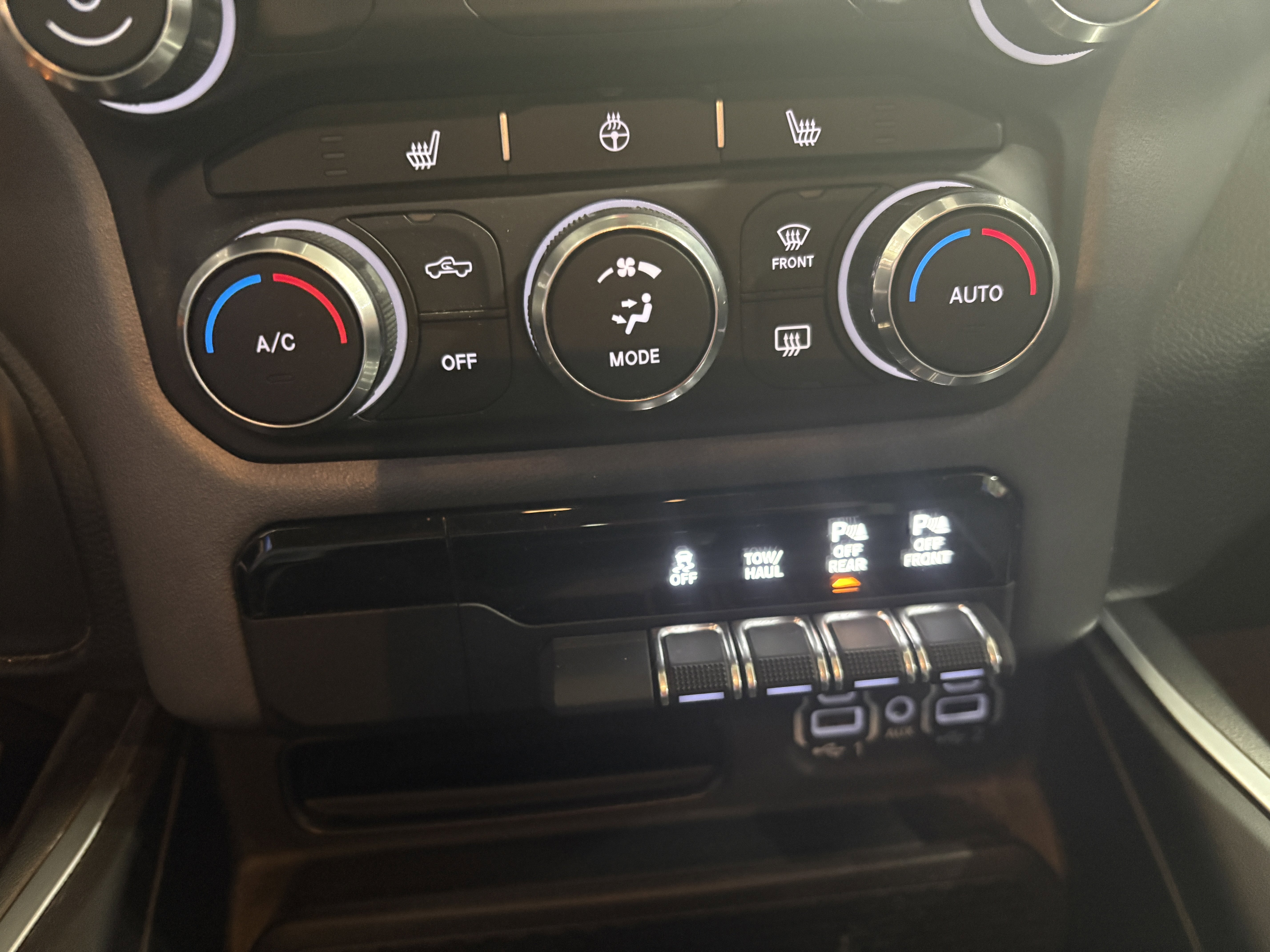Used 2020 RAM 1500 Big Horn AWD/4WD image 9