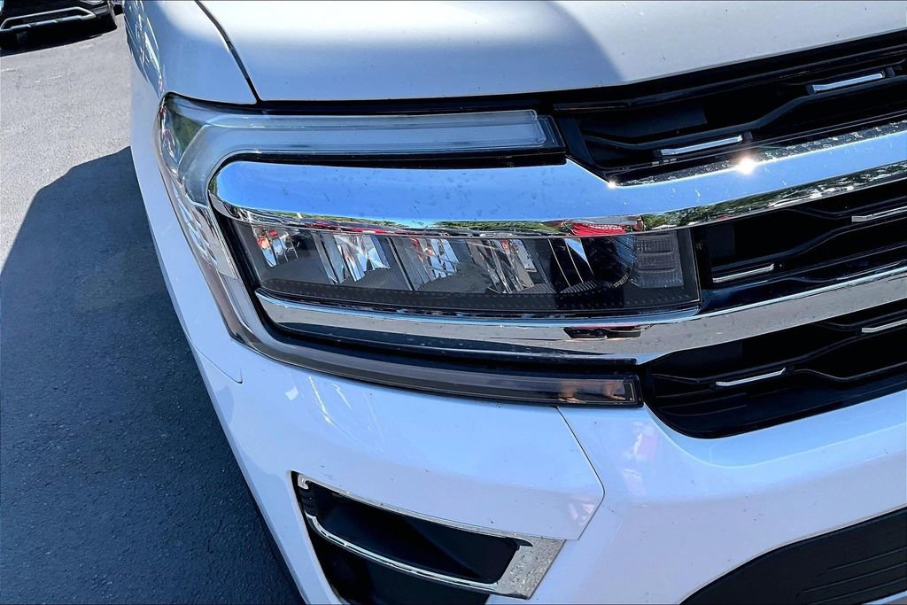 Used 2024 Ford Expedition Max Limited RWD image 32