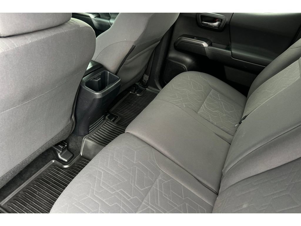 Used 2019 Toyota Tacoma TRD Sport w/ Technology Package image 13