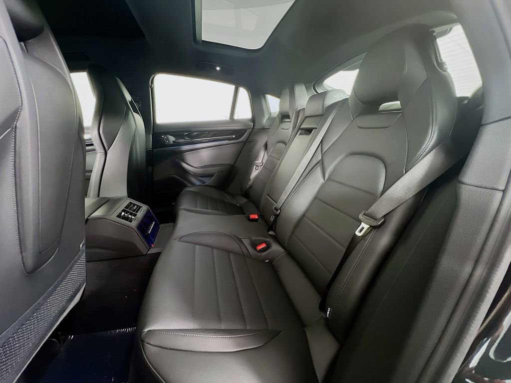 New 2025 Porsche Panamera 4 image 24