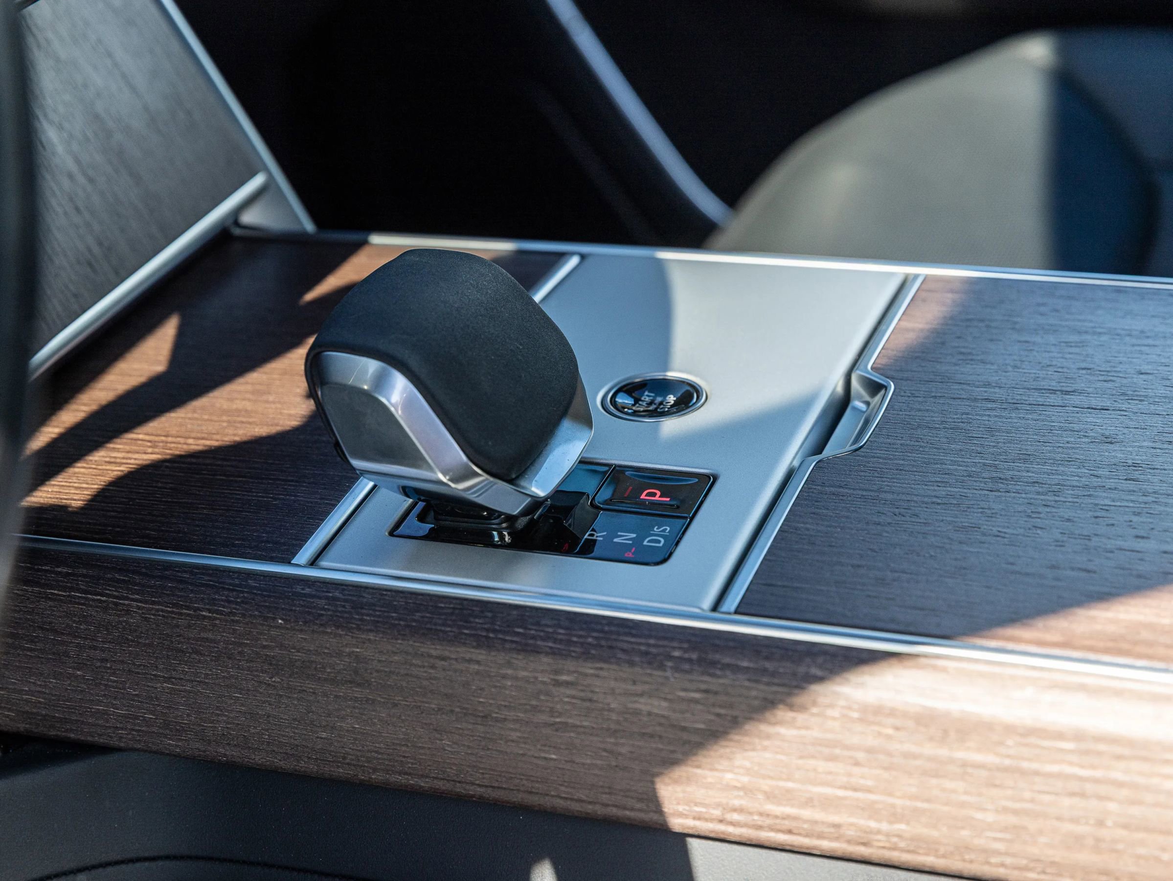 Used 2025 Land Rover Range Rover Long Wheelbase SE image 24