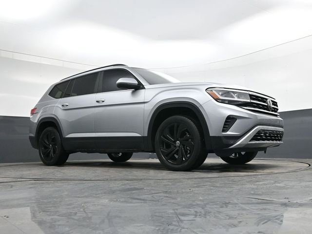 Used 2022 Volkswagen Atlas SE w/ Black Wheel Package image 29