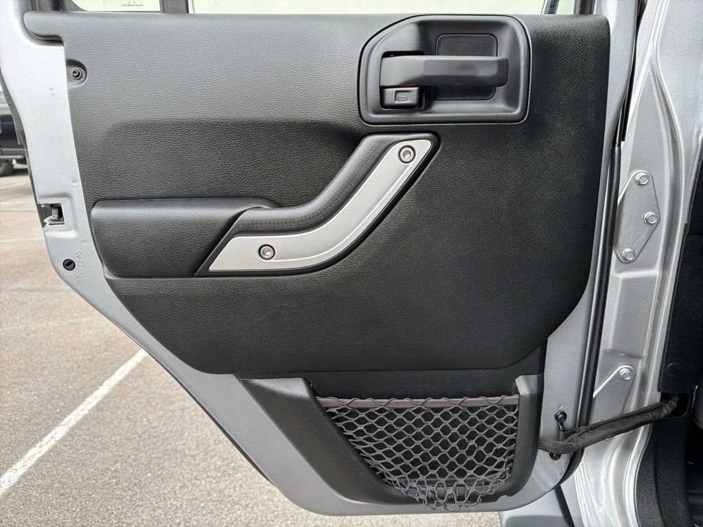 Used 2018 Jeep Wrangler Unlimited Sahara image 18