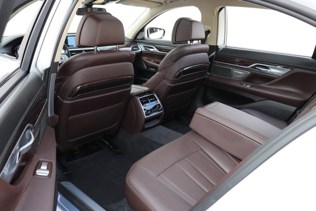 Used 2016 BMW 740i RWD image 19