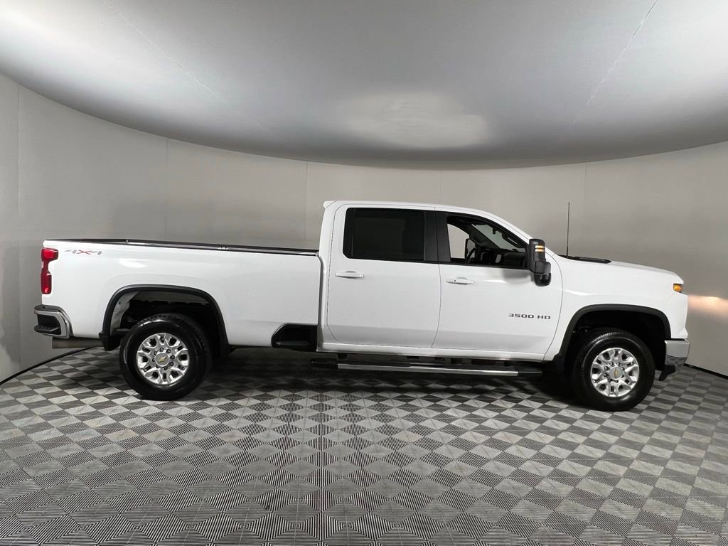 Used 2025 Chevrolet Silverado 3500 LT w/ Convenience Package image 5