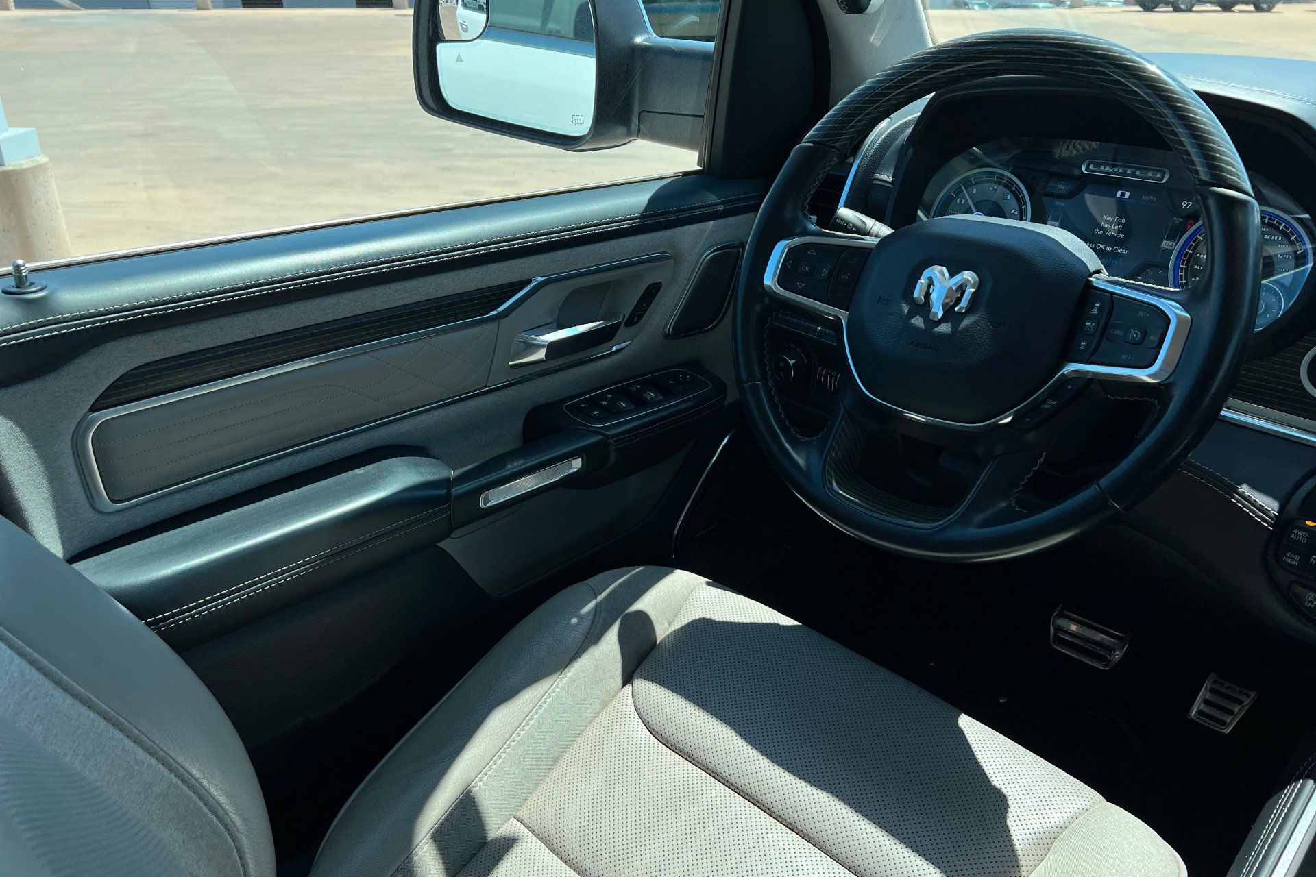 Used 2022 RAM 1500 Limited AWD/4WD image 11