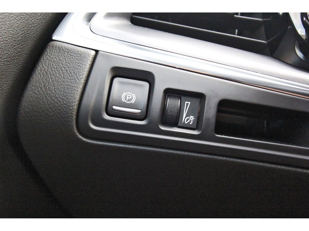 Certified 2025 Cadillac XT5 Luxury image 19