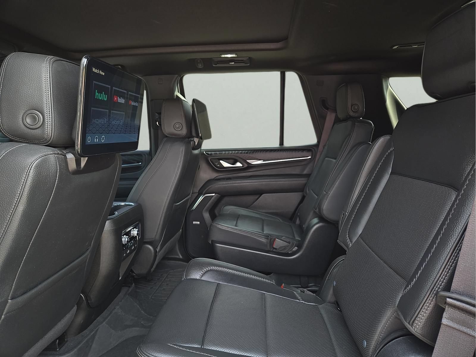 Used 2023 GMC Yukon Denali AWD/4WD image 11