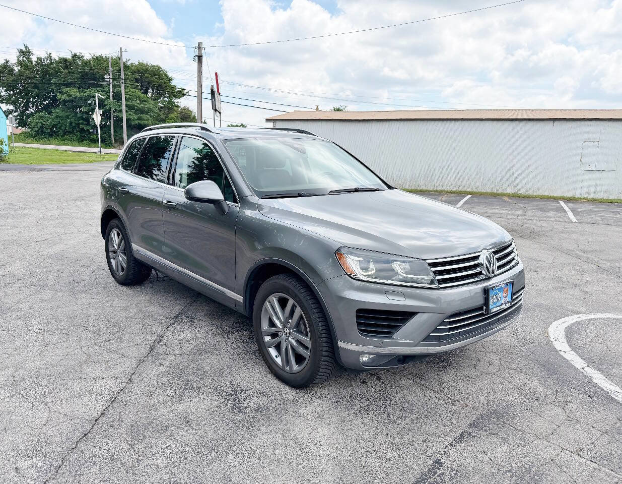 Used 2016 Volkswagen Touareg VR6 AWD/4WD image 3