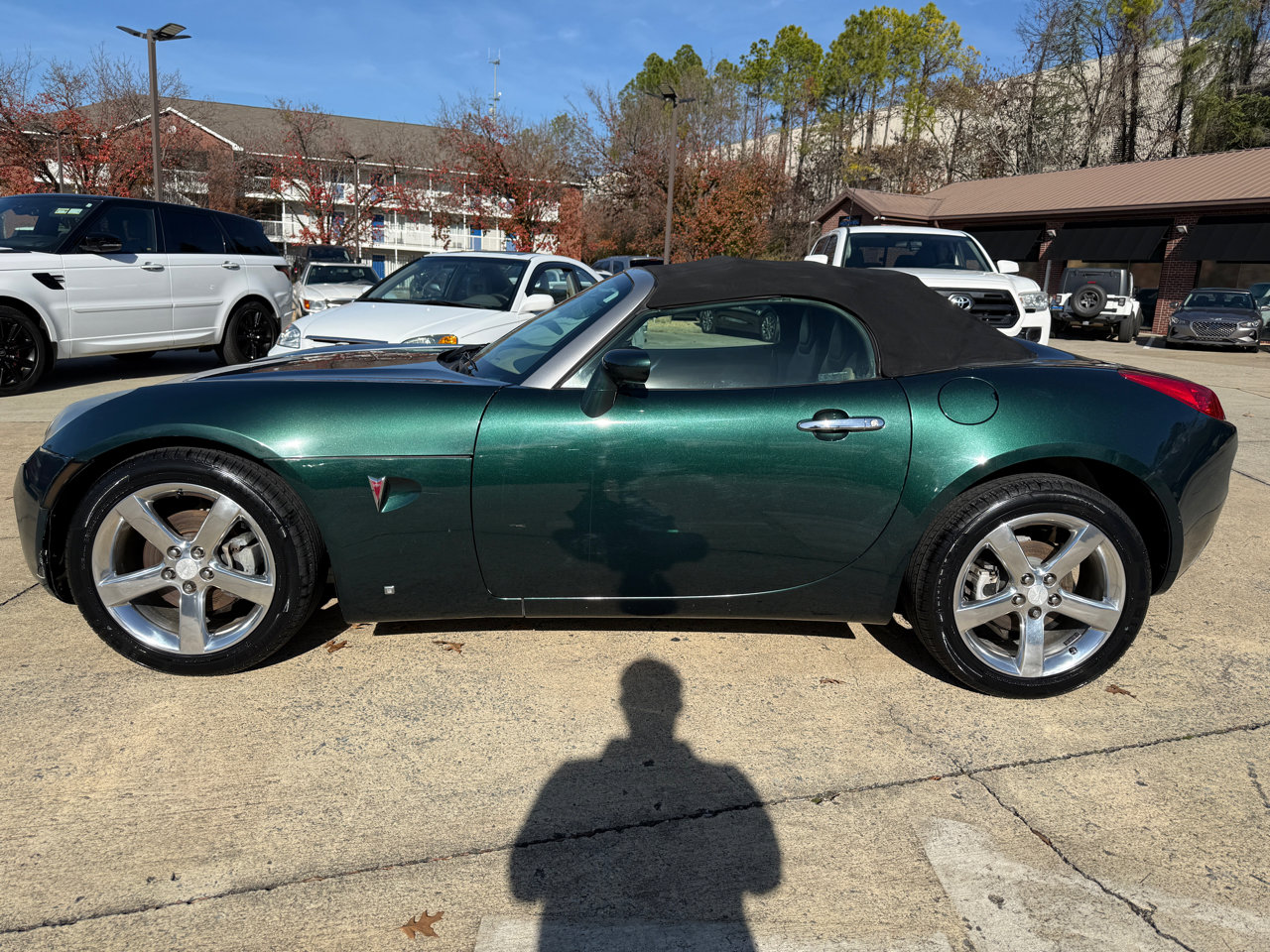 Used 2006 Pontiac Solstice Convertible w/ Premium Package image 2