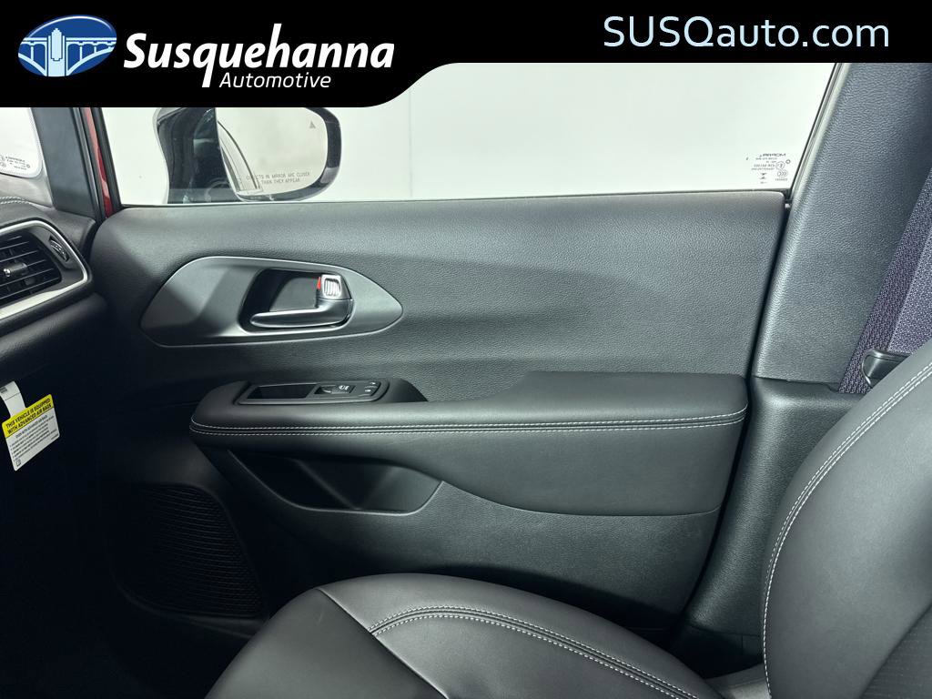 New 2026 Chrysler Pacifica Select image 31