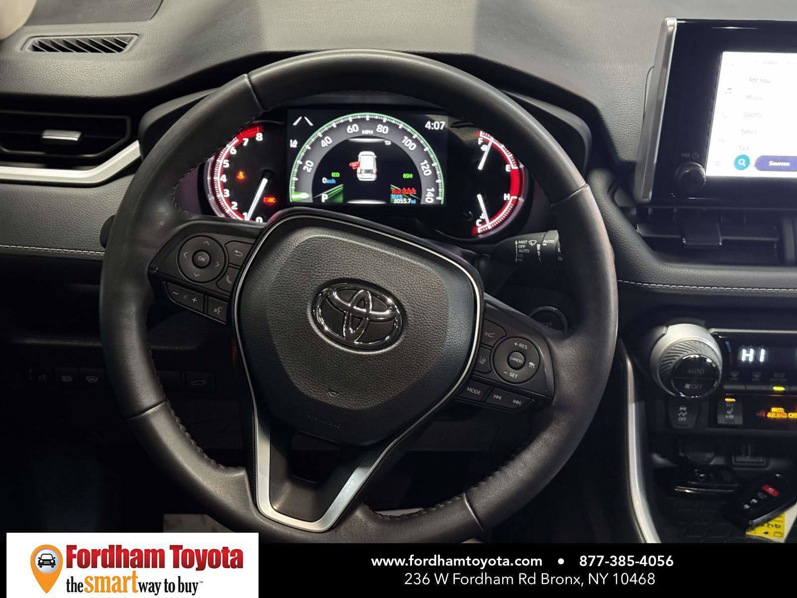 Used 2024 Toyota RAV4 XLE w/ Convenience Package image 12