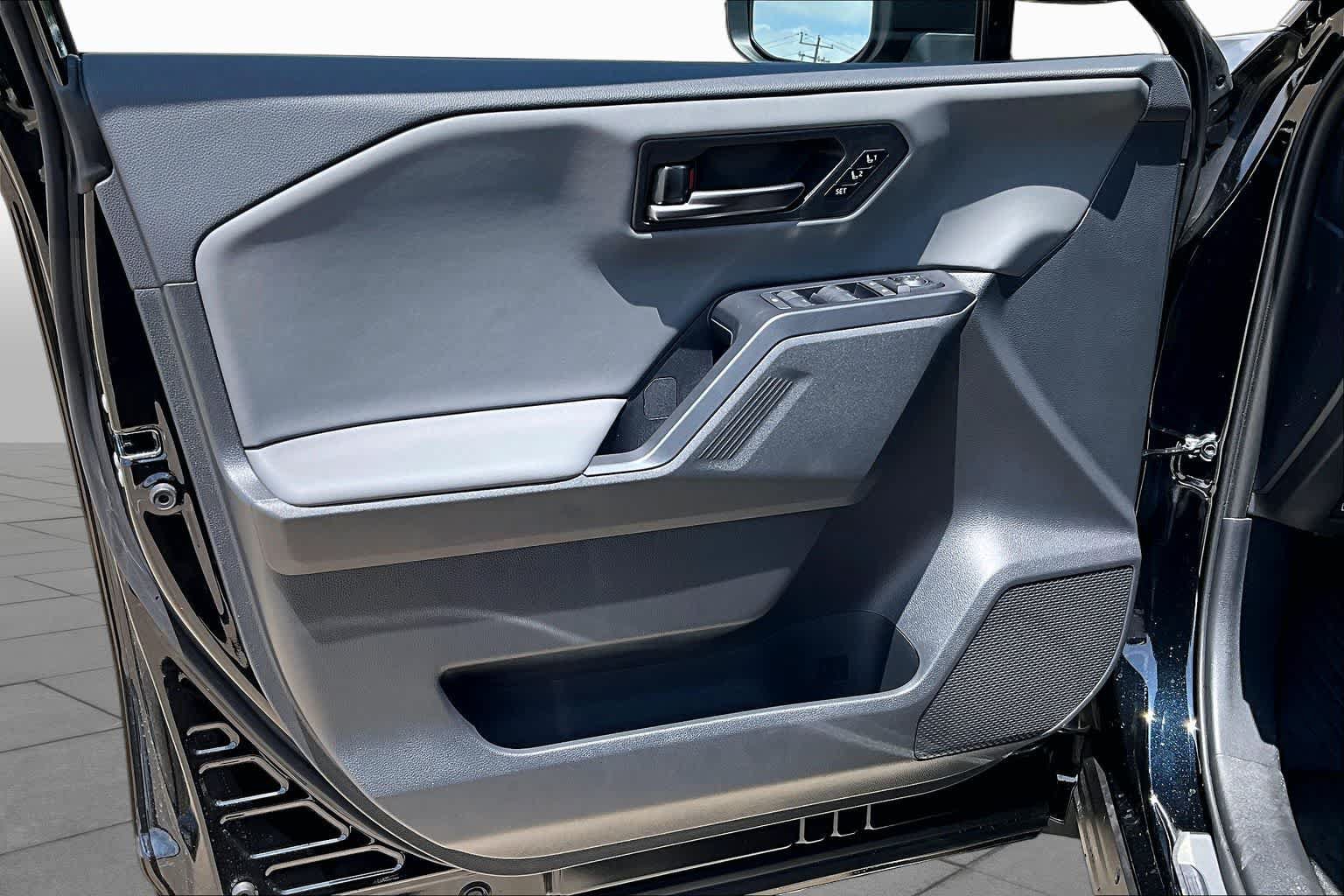 New 2026 Toyota RAV4 XSE AWD/4WD image 10